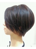 カシェット ヘアーデザインワークス(Cachette Hair design works) 前下がりショート