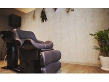 寝心地が最高☆首や腰に負担の少ないフルフラットのスパ用シャンプー台使用♪【表参道/青山】