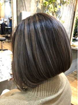 ロダット 横浜(LODAT by little) コントラストハイライト×前下がりボブ【LODAT横浜】