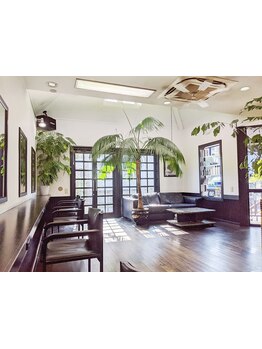 あたたかくて心地よい空間が魅力…髪も心も綺麗になれるHEADSのサロンタイムをお過ごしください☆