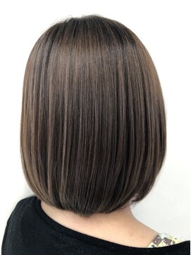 ビューティーサロン タカツカ(TAKATSUKA) つやつやショート