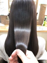 髪の細胞には再生機能がありません。だからこそ傷ませない事が大切。