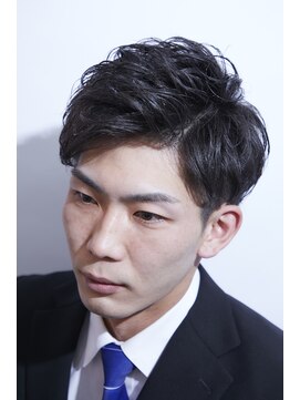 ラヴィ ニュー スタンダードバーバー 浜松町(LAVIE NEW STANDARD BARBER) 初めての社会人。そしてパーマ