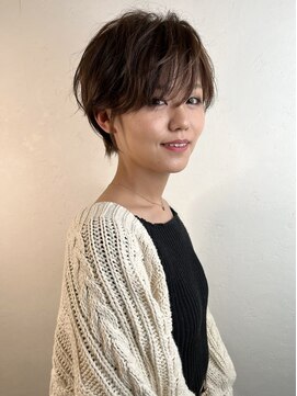 アンダーバーホワイト(_WHITE) 耳掛けショート/マッシュ/くびれショート