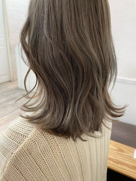 ナンバー イル デュッカ 札幌(N° il duca) 透明感カラー　髪軽やかレイヤーカットスタイル