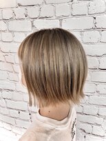 キーマン(KEYMAN)&nbsp;切りっぱなしボブ / ホワイトベージュ