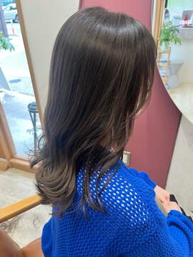 コージー(Kozy) *透け感たっぷりなアッシュブラウンカラー*