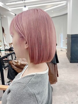 ネオリーブ クーロ(Neolive curro) ハイトーンピンク×小顔ボブ[ぱつっとボブ/縮毛矯正/横浜韓国]