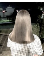 ルプラ ガーデン(le-pla garden) シルバー#グレー#切りっぱなし#ミディアム#ボブ#豊橋#豊川#田原