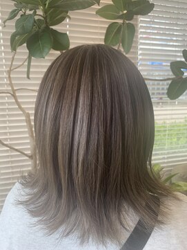 アース 三田南ウッディタウン店(HAIR&MAKE EARTH) 白髪ぼかしハイライト×ナチュラル透明感アッシュカラー