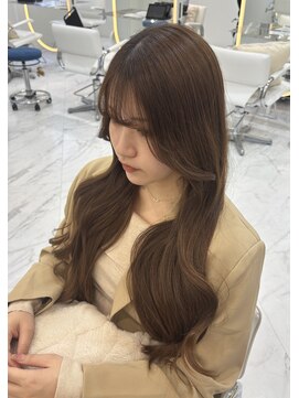 アイユー(ii+U) 顔まわりカット　艶カラー　韓国風