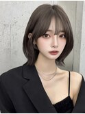 外はねボブ　韓国ヘア　顔周りレイヤー　グレージュカラー