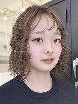 シキ(SIKI)&nbsp;髪質改善パーマ透明感カラーダブルカラーブリーチボブ