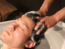 ワンワンオー バーバーショップ 博多店(@110 BARBER SHOP)の雰囲気（ヘッドスパでリラックス、仕事終わりにリフレッシュできます。）