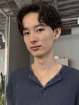 トリッカ シブヤ(TRICCA SHIBUYA) メンズカットパーマフェザーニュアンス毛流れセンターパート渋谷