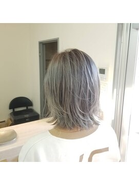 ヘアアンドスパピノキオ(HAIR&SPA PINOKIO) プラチナホワイト☆
