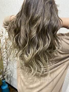 ミュー(m) バレイヤージュ