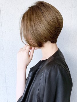 モリオ フロム ロンドン 成増店 前下がりショートボブ 美髪 フレンチボブ_ネイビーカラー