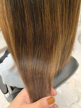 エスカーラ 表参道(THE ESCALA) 髪質改善パーソナル超音波トリートメントで艶髪【タビラマユミ】