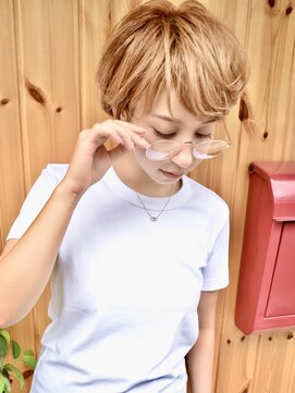 ブゾン(buZon) ハイトーンショート×アクセントカール