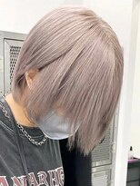 ウィコ 新宿(WICO)&nbsp;ホワイトグレージュ☆[ケアブリーチ/ペールベージュ/新宿駅]