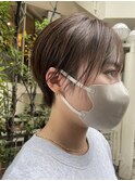 ナチュラルなショートスタイル/