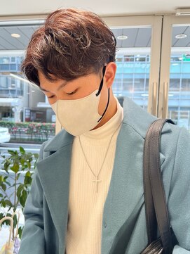 ガーデンヨコハマエスト(GARDEN YOKOHAMA est) カルマパーマ　似合わせカット　センターパート　メンズ