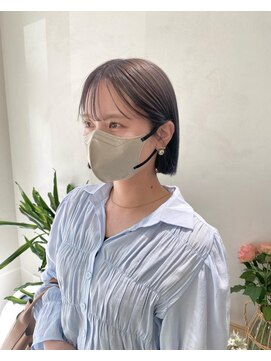 マロウイヴ(mallow eve) 《花屋併設の美容院》グレージュ×ミニボブ