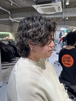 ゼスト リル 新宿(ZEST lill)&nbsp;センターパート スパイラルパーマ メッシュパーマ 塩澤太一