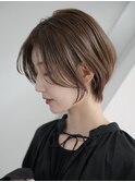 ショートボブくびれショートヘア顔周りレイヤー白髪ぼかし30代