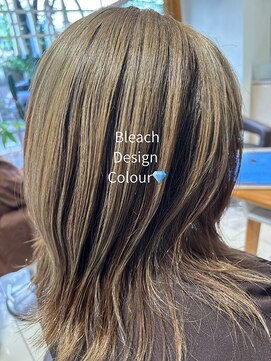 アース 武蔵境店(HAIR & MAKE EARTH) 光を味方に、一歩先を行くおしゃれなデザインを。