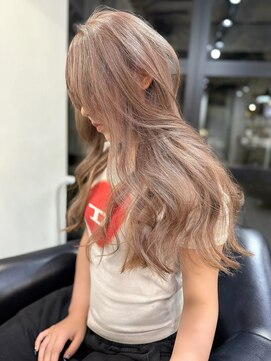 ラ キング(LA KING) ミディアムヘア／暗めカラー/グランマッシュ/レイヤーカット