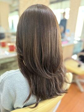 アークスヘアー 透明感髪質改善カラー小顔艶感前下がりショートレイヤー