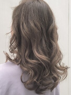 ラックスビー ユナイテッド 神戸三宮いくたロード店(LUXBE UNITED) ゆるふわピンクベージュ【LUXBE 神戸三宮いくたロード店】