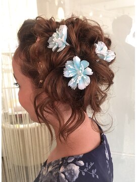 ネオリーブクレア 綱島店(Neolive Krea) 前髪ポンパ サイドアップ/ヘアセット/パーティーヘア/綱島