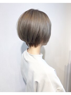 ナット(Nat) ショート×ミルクティーグレージュ