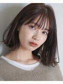 小顔に見せるボブルフネビージュカラーn