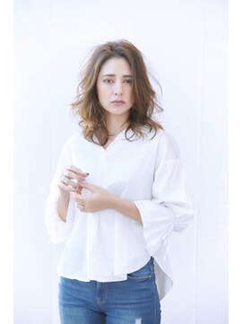 ステアケース 武蔵小杉店(stair:case) 外国人風ミディアムヘア