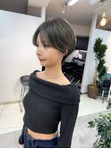 くびレイヤーエモージュ斜めバング小顔愛されグレージュカラー