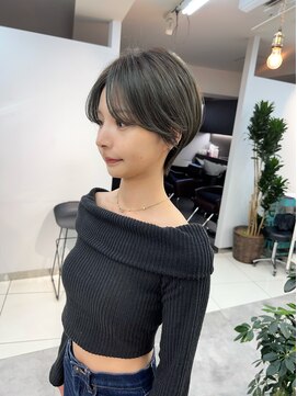 ヴェイン 渋谷(vain) くびレイヤーエモージュ斜めバング小顔愛されグレージュカラー