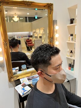 コワファースト  させぼ五番街店(COIFF1RST) 七三分け×パーマスタイル☆