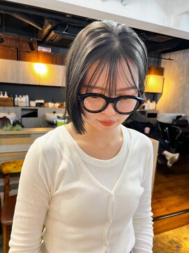 アクター(actor) オリーブベージュ　ボブヘア　リップライン【山崎　輝】