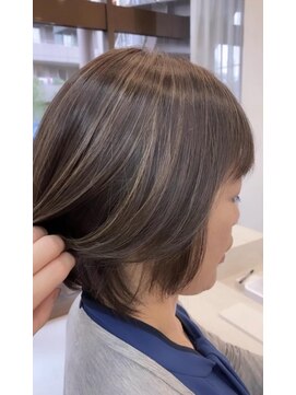 フェメ 立川(PHEME) 【白髪ぼかしハイライトカラー】