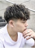 スペインカールハイライトフェード刈り上げツイスパ