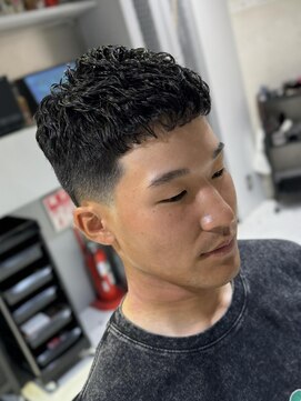 フランクスバーバーザスタンド(Frank’s barber the stand) アイロンパーマクロップスキンフェードE