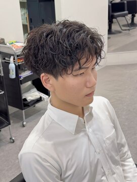 ブライト(BRIGHT) センターパート　ツイストスパイラルパーマ