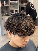 ノイセル 西本町(Noisyle)&nbsp;刈り上げマッシュ波巻きプードルパーマ