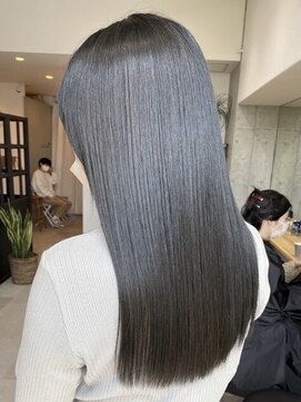 ディーエックス ウエスト(Dxxxx WEST) グレージュカラー ［韓国/顔周りカット/イルミナカラー］