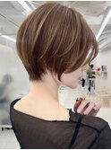 ハンサムショートボブ顔周りレイヤーボブマロンベージュ小顔ヘア