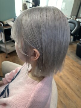 ケアブリーチで作るホワイトシルバーカラー